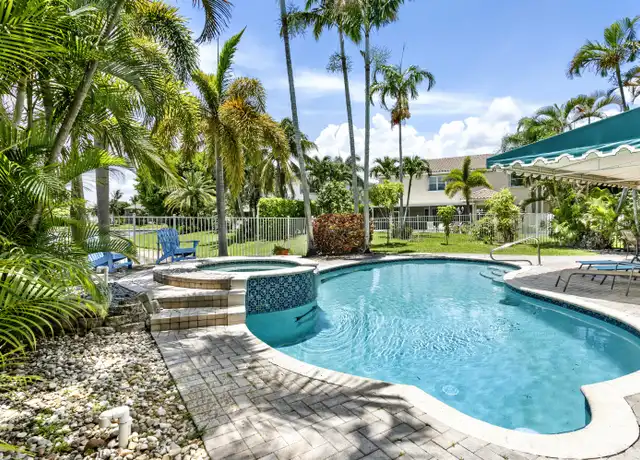 Property at 6241 C Durham Dr, Lake Worth, FL, 33467, 4 beds, 2.5 baths, [object Object]