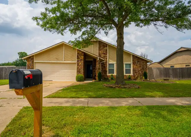Property at 1900 E Reno St, Broken Arrow, OK, 74012, 3 beds, 2 baths, [object Object]