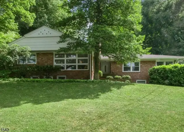 Property at 31 Sheffield Rd, Summit, NJ, 07901, 4 beds, 2.5 baths, [object Object]