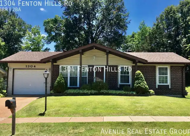 Property at 1304 Fenton Hills Rd, Fenton, MO, 63026, 3 beds, 2 baths, [object Object]