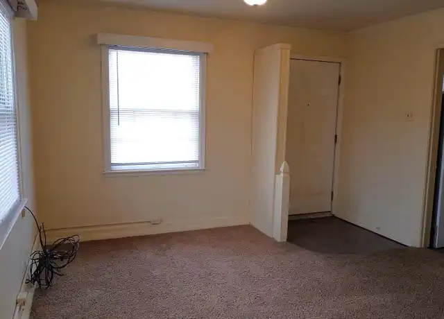 Property at 510 SW 14th St Unit 1, Topeka, KS, 66612, 2 beds, 1 bath, [object Object]
