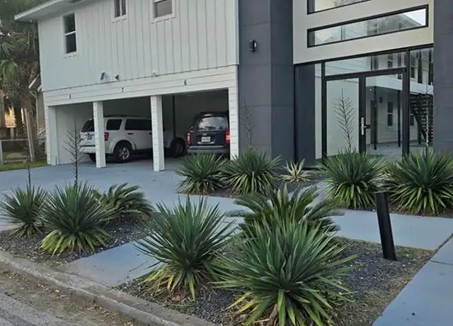 Property at 912 Church St #11, Galveston, TX, 77550, 3 beds, 1 bath, [object Object]