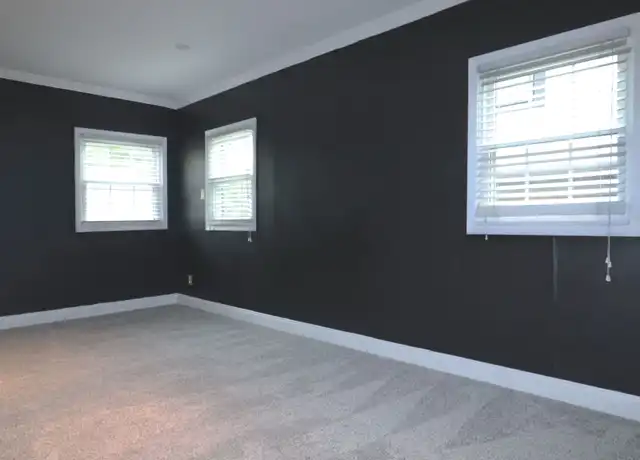 Property at 4943 State Line Rd, Kansas City, MO, 64112, 4 beds, 1.5 baths, [object Object]