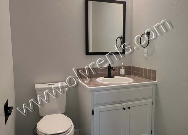 Photo of 402 Sheridan Pl, Steilacoom, WA 98388