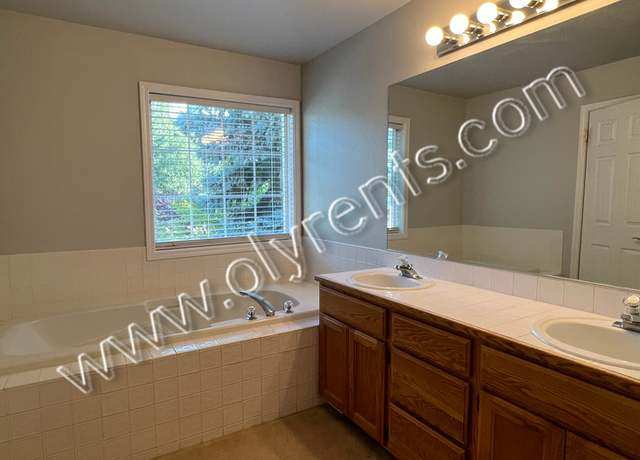 Photo of 402 Sheridan Pl, Steilacoom, WA 98388