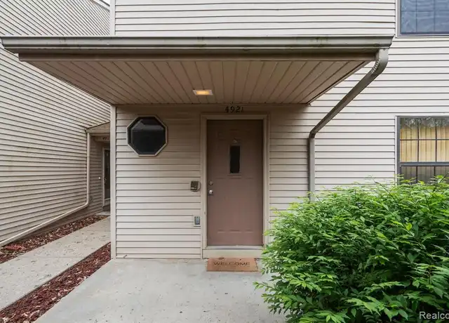 Property at 4921 Oak Hill Dr, Waterford, MI, 48329, 2 beds, 2 baths, [object Object]