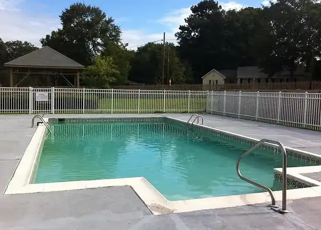 Property at Alexander Court - 1301 Alexander Dr, Dothan, AL, 36301, 1-2 bed, 1-1.5 bath, [object Object]