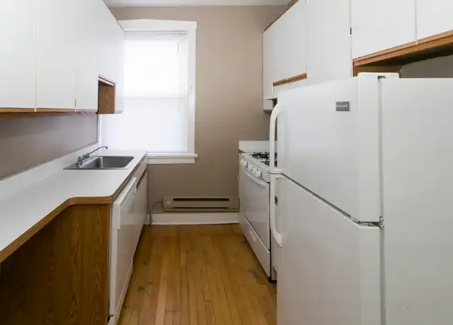 Property at 1319 W Oak St Unit C2, Chicago, IL, 60610, 1 bed, 1 bath, [object Object]