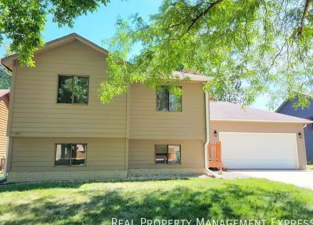Property at 5213 W Cottage Trl, Sioux Falls, SD, 57106, 4 beds, 2 baths, [object Object]