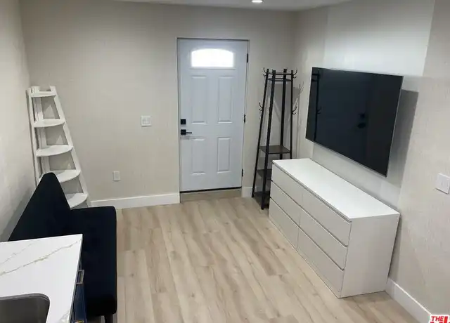 Property at 13552 Cantara St, Panorama City, CA, 91402, 1 bed, 1 bath, [object Object]