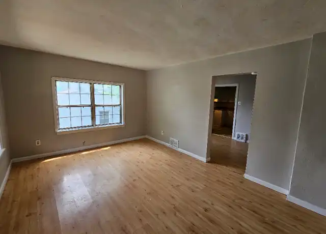 Property at 511 Coppinger Dr, Saint Louis, MO, 63135, 2 beds, 1 bath, [object Object]