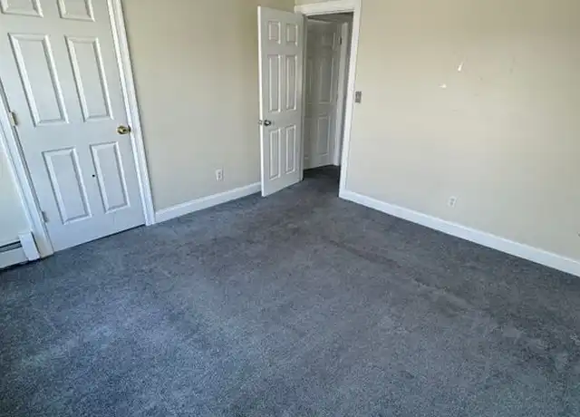 Property at 1010 W Main St Unit 3, Waterbury, CT, 06708, 2 beds, 1 bath, [object Object]