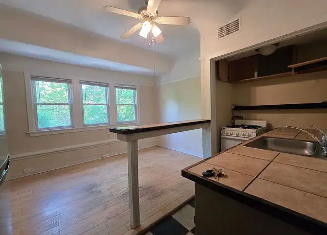Property at 1503-15 E Kane Pl - 1503 E Kane Pl, Milwaukee, WI, 53202, 0 beds, 1 bath, [object Object]