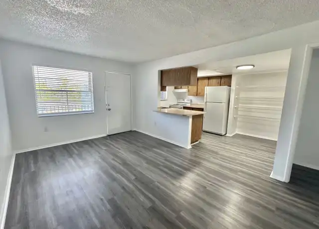 Property at 9250 Blind Pass Rd Unit 7, St Pete Beach, FL, 33706, 1 bed, 1 bath, [object Object]
