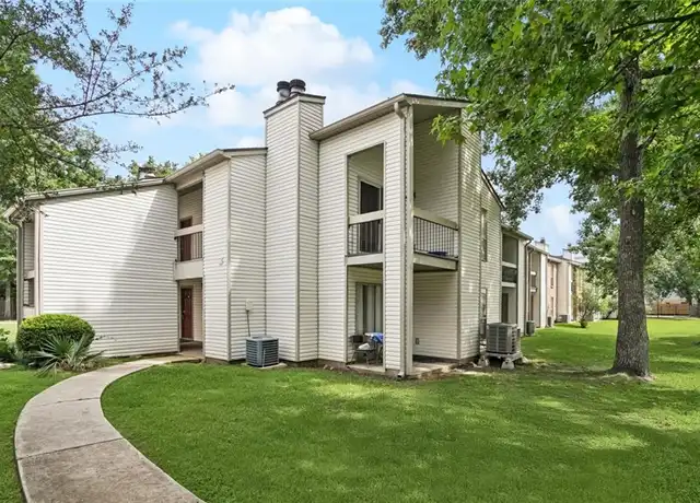 Property at 303 Parkview Blvd, Mandeville, LA, 70471, 2 beds, 2 baths, [object Object]