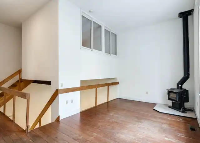 Property at 260 S 9th St, Philadelphia, PA, 19107, 2 beds, 2 baths, [object Object]
