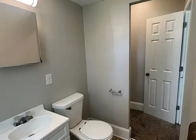 Photo of 1120 Polk Blvd, Des Moines, IA 50311