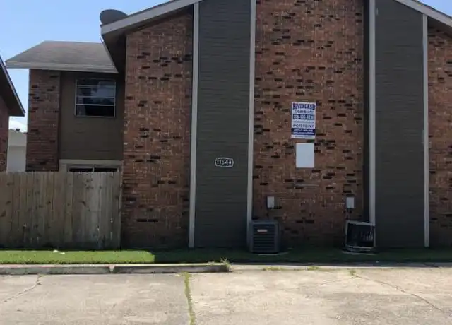Property at 11644 W Sherwood Meadow Ave, Baton Rouge, LA, 70816, 2 beds, 1.5 baths, [object Object]