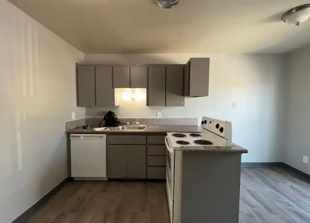 Property at 635 SE 182nd Ave Unit 683, Portland, OR, 97233, 2 beds, 1 bath, [object Object]