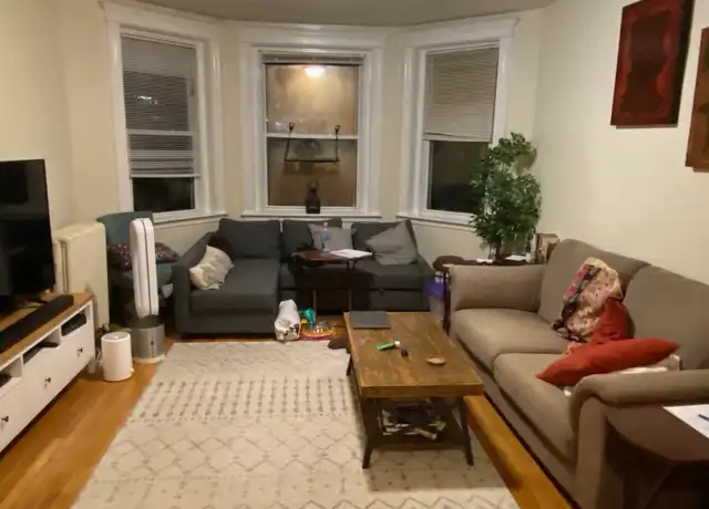 Property at 28 Littell Rd Unit 6, Brookline, MA, 02446, 2 beds, 1 bath, [object Object]