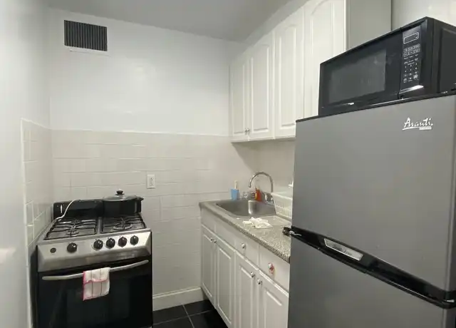 Property at 321 E 48th St Unit 10E, New York, NY, 10017, 1 bed, 1 bath, [object Object]