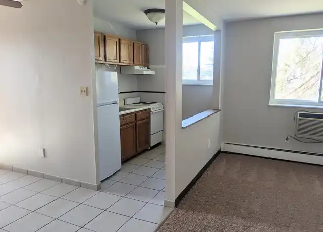 Property at 284 Moon Clinton Rd Unit 7, Moon Twp, PA, 15108, 1 bed, 1 bath, [object Object]
