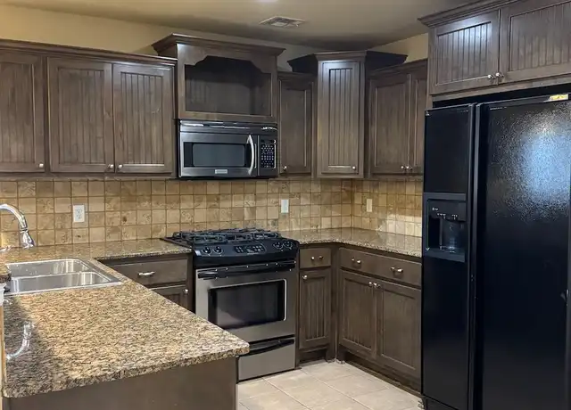 Property at 4022 W 104th Pl S, Jenks, OK, 74037, 3 beds, 2 baths, [object Object]
