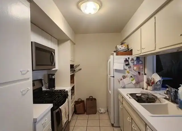 Property at 700 Concord Ln Unit 702, Barrington, IL, 60010, 3 beds, 2 baths, [object Object]