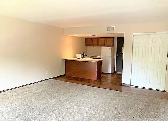 Property at 819 W Crestwood Dr Apt 205, Peoria, IL, 61614, 0 beds, 1 bath, [object Object]