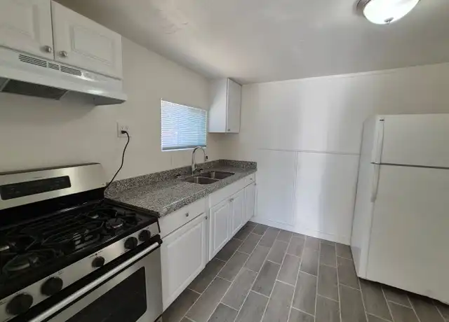 Property at 383 S 7th Ave Unit 383, Yuma, AZ, 85364, 2 beds, 1 bath, [object Object]
