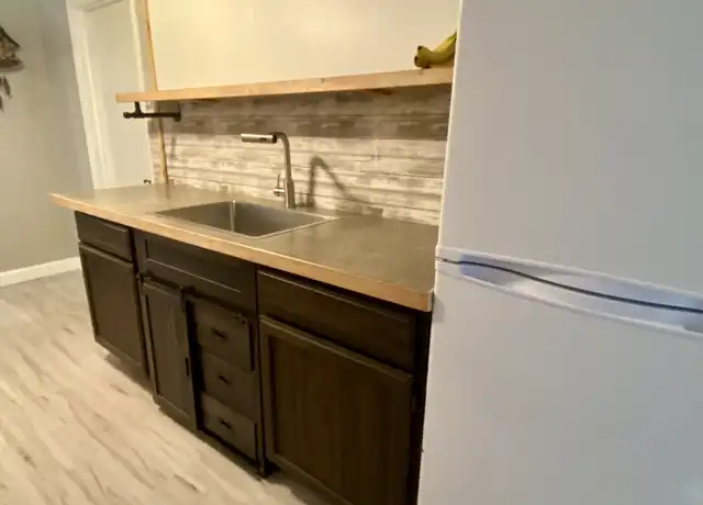 Property at 1746 Main St Unit Large bedroom, Georgetown, CO, 80444, 1 bed, 1 bath, [object Object]