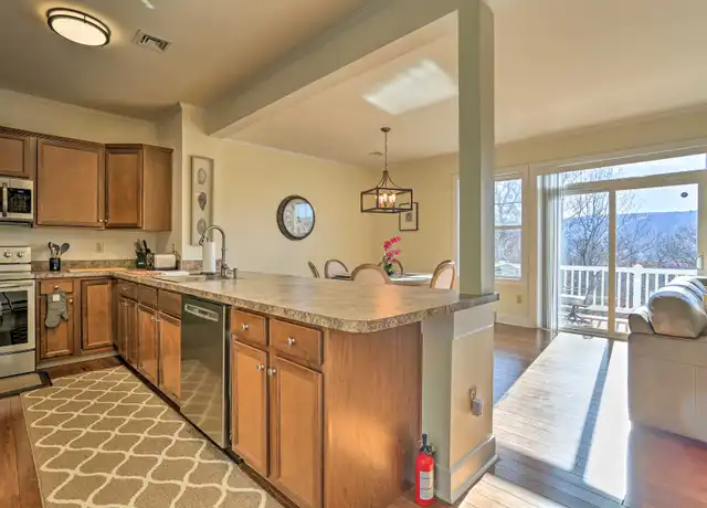 Property at 542 Upper Deer Valley Rd Unit 542, Tannersville, PA, 18372, 4 beds, 3.5 baths, [object Object]