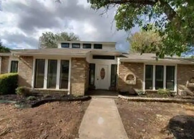 Property at 1511 Estates Way, Carrollton, TX, 75006, 6 beds, 3 baths, [object Object]