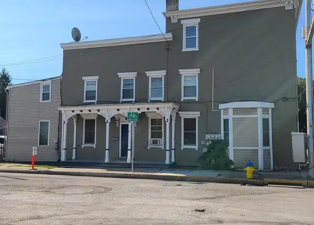 Property at 278 W North St Unit 1, Carlisle, PA, 17013, 3 beds, 1 bath, [object Object]