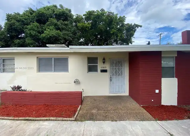 Property at 6869 NW 30th St, Sunrise, FL, 33313, 2 beds, 2 baths, [object Object]