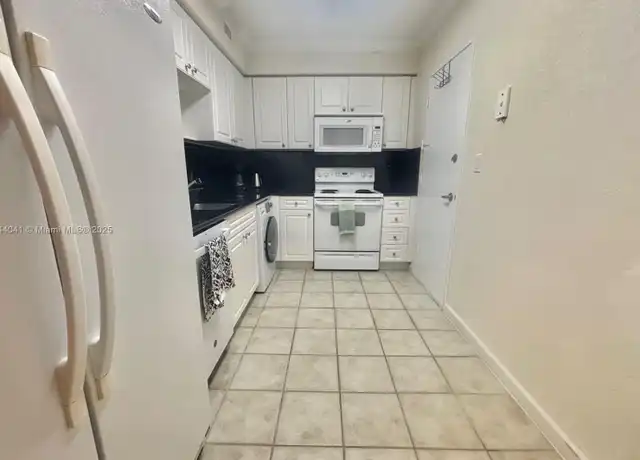 Property at 2501 S Ocean Dr #433, Hollywood, FL, 33019, 1 bed, 1.5 baths, [object Object]