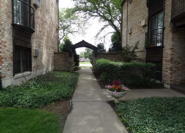 Photo of 1930 Cherry Ln #221, Northbrook, IL 60062