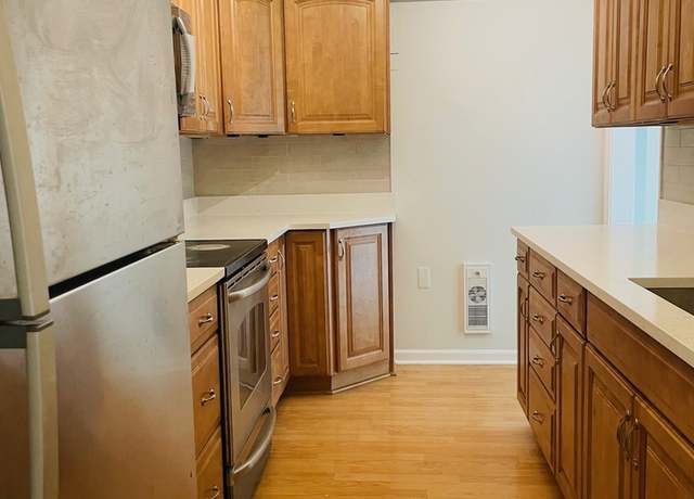 Photo of 1930 Cherry Ln #221, Northbrook, IL 60062