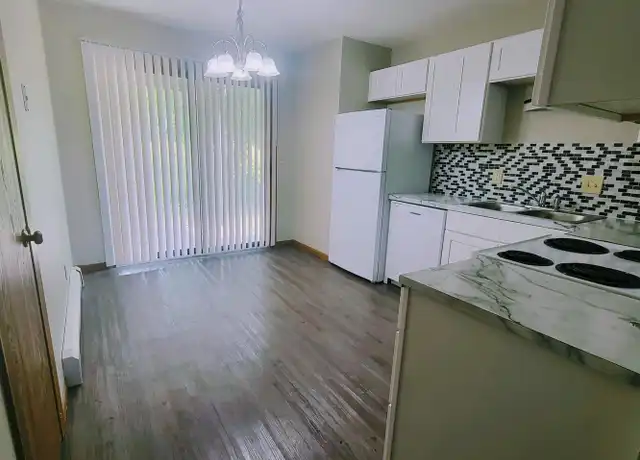 Property at 3920 Kenowa Ave Unit 3924-2, Grandville, MI, 49418, 2 beds, 1 bath, [object Object]