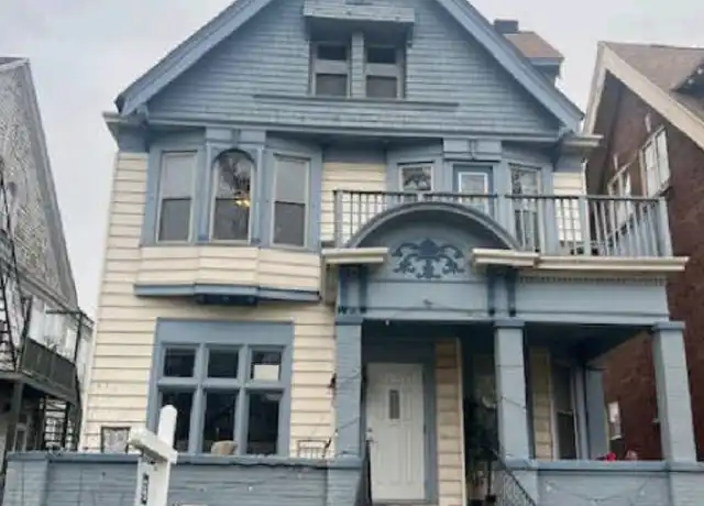 Property at 2833 N Downer Ave Unit 1, Milwaukee, WI, 53211, 3 beds, 1 bath, [object Object]
