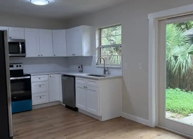 Property at 14717 Sunset St Unit B, Clearwater, FL, 33760, 2 beds, 2 baths, [object Object]