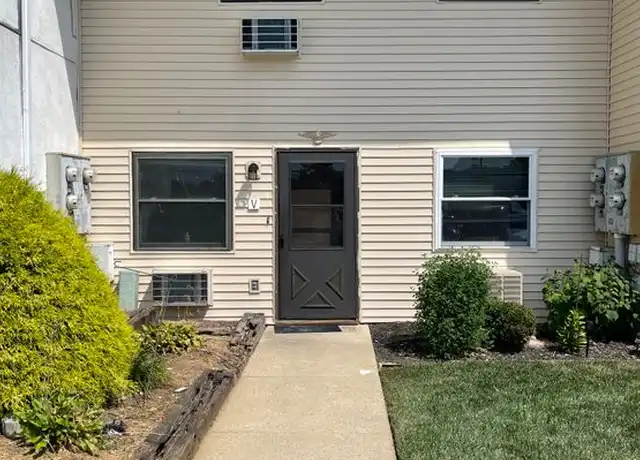Property at 1334 W Wyomissing Ct Unit V, Reading, PA, 19609, 2 beds, 2 baths, [object Object]
