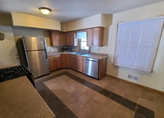 Property at 1527 N 17th St, Bismarck, ND, 58501, 2 beds, 1 bath, [object Object]