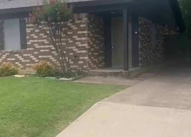 Property at 206 S 4th Ave, Mansfield, TX, 76063, 2 beds, 1 bath, [object Object]