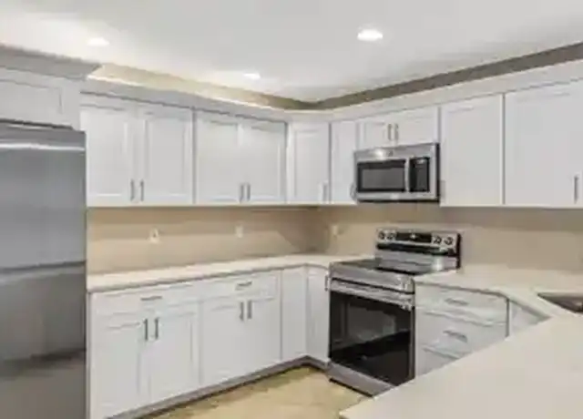 Property at 6310 Royal Woods Dr, Fort Myers, FL, 33908, 2 beds, 2 baths, [object Object]