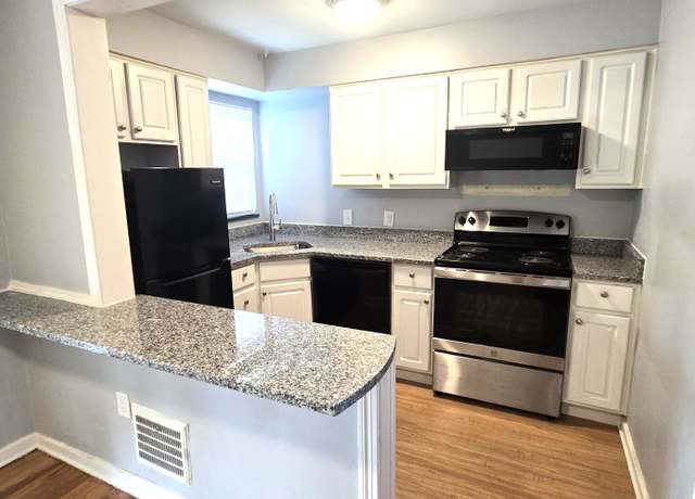 Photo of 2028 Ridgeview Rd Unit D, Columbus, OH 43221