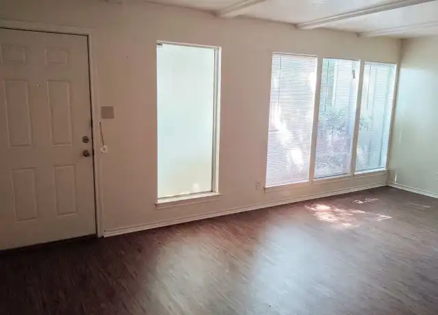 Property at 2208 W Hickory St #4, Denton, TX, 76201, 3 beds, 1.5 baths, [object Object]