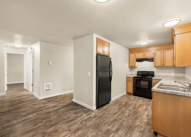 Property at 1570 James St, Woodburn, OR, 97071, 2 beds, 1.5 baths, [object Object]