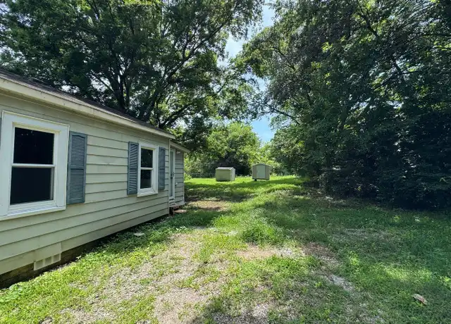 Property at 512 Trade St, Florence, AL, 35630, 2 beds, 1 bath, [object Object]