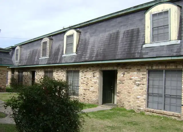 Property at 2401 NW Evangeline Thruway Unit I, Lafayette, LA, 70501, 2 beds, 1.5 baths, [object Object]